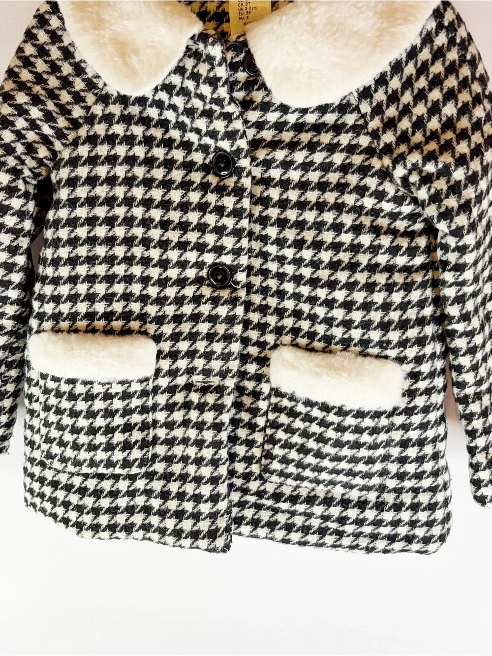 Black and White Houndstooth Coat with Faux Fur Trim 3T EUC